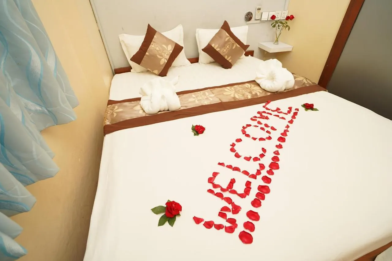 Отель Check In @ Downtown Янгон